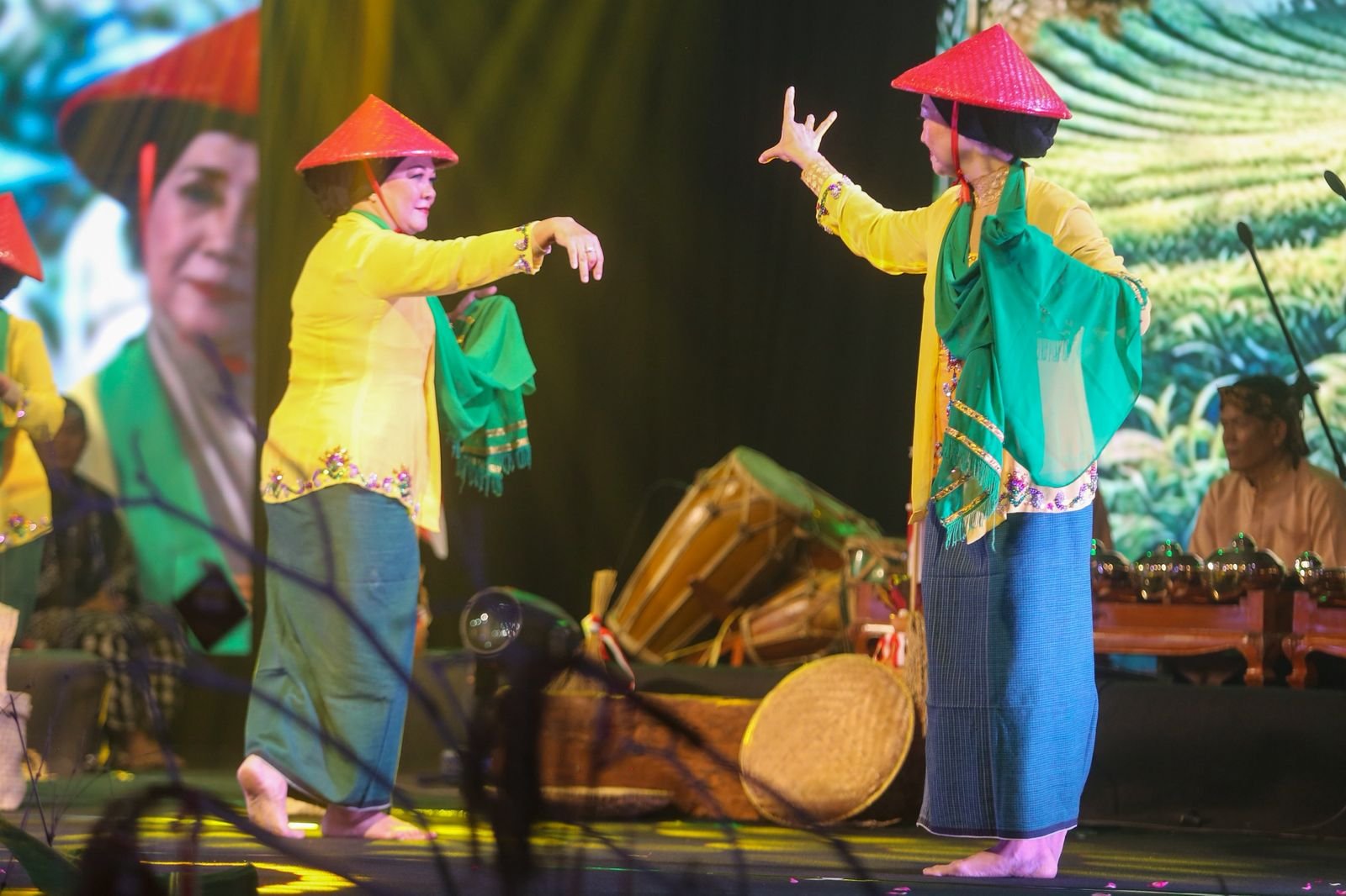 Di Tengah Dinamika Kota, Farhan Ajak Warga Jaga Akar Budaya