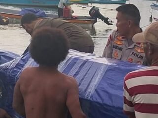 Wujud Empati Polri, Sat polairud Polres Sarmi Bantu Keluarga Antar Jenazah ke Kampung Halaman