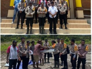 Kasat Binmas Serahkan Bantuan Seng kepada Gereja Katolik Kring Santo Yusuf di Kobakma