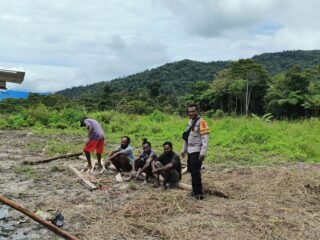 Bhabinkamtibmas Guwage Ajak Warga Jauhi Narkoba dan Jaga Kamtibmas