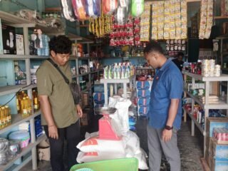 Pantau Stok dan Harga Sembako, Sat Reskrim Polres Mamberamo Tengah Turun ke Pasar Kobakma