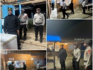 Polisi Hadir di Tengah Warga, Patroli Jalan Kaki Sambangi Warung dan Kios di Warabuke Kobakma