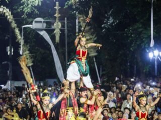 Kirab Milangkala Tatar Sunda, Nuansa Budaya Semarakkan Bandung