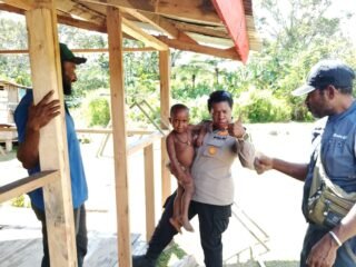 Kasat Binmas Polres Mamberamo Tengah Bersama Bhabinkamtibmas Pererat Silaturahmi dengan Warga Binaan di Kobakma