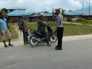 Satlantas Polres Mamberamo Tengah Gelar Strong Point Pagi, Wujudkan Kamseltibcarlantas