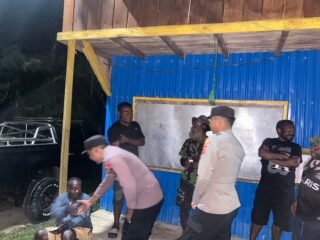 Regu Jaga I Polsek Kelila Sambangi Warga, Sampaikan Imbauan Kamtibmas