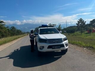 Jaga Kamseltibcar Lantas, Sat Lantas Polres Mamberamo Tengah Gelar Strong Point Pagi
